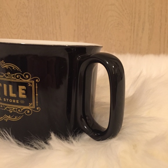 The Pioneer Woman Mercantile Mug   EUC - Picture 5 of 6